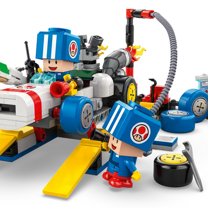 LEGO® Super Mario™ 72035 – Mario Kart™: Toad’s Garage